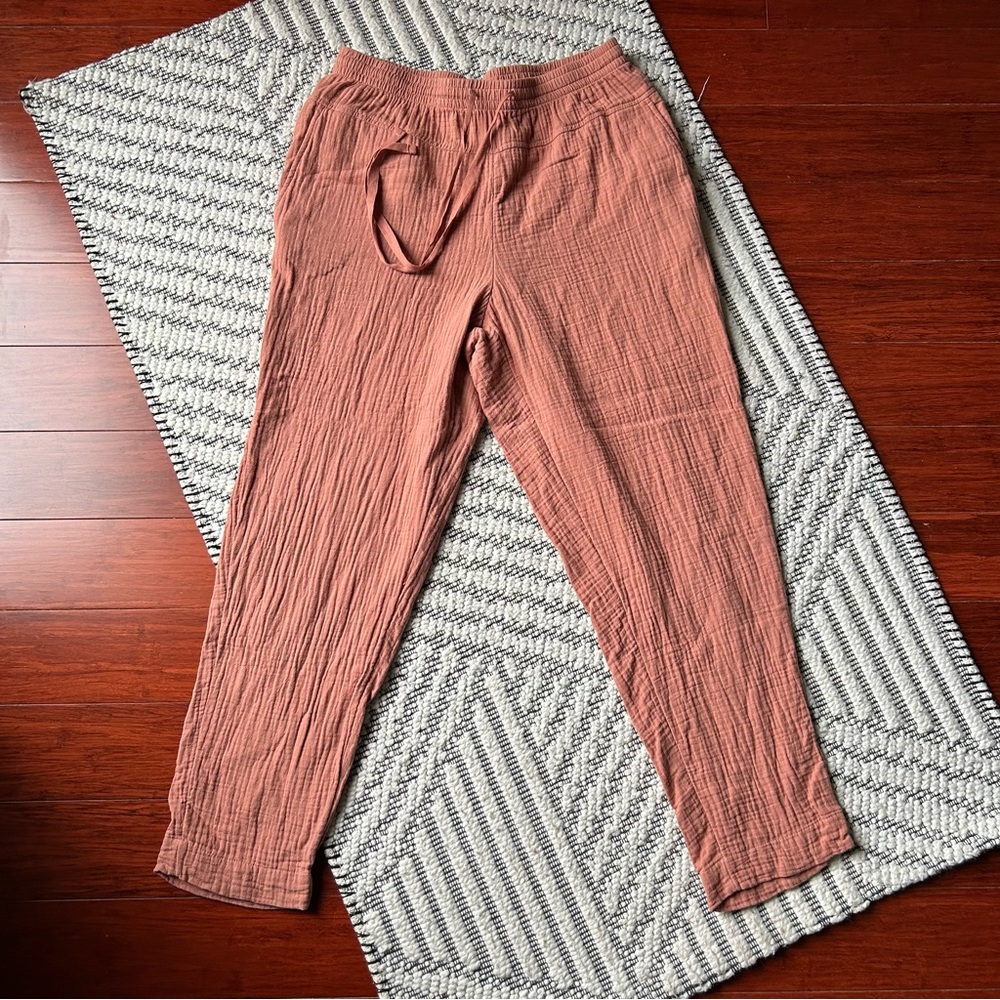 Universal Thread Dusty Rose Crinkle Jogger Pants